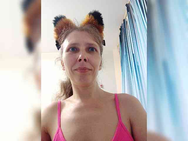-Queen-Margo- webcam