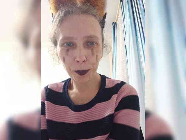 -Queen-Margo- webcam