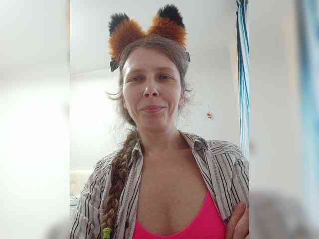 -Queen-Margo- webcam