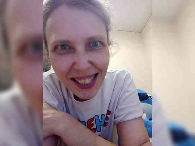 -Queen-Margo- webcam