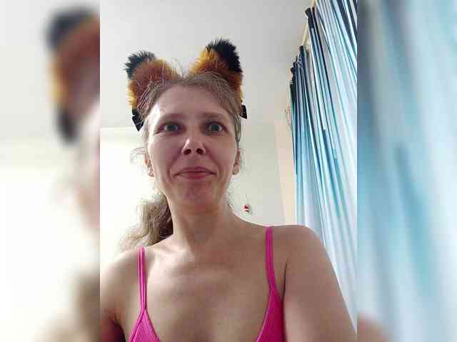 -Queen-Margo- webcam