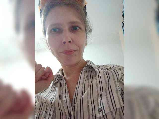 -Queen-Margo- webcam