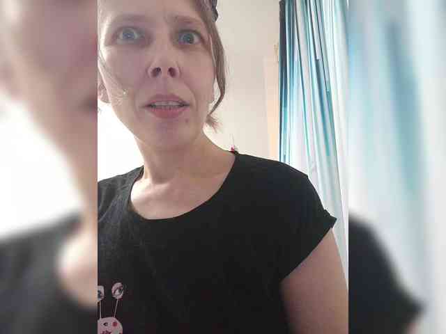-Queen-Margo- webcam