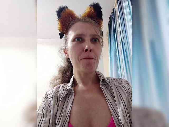 -Queen-Margo- webcam