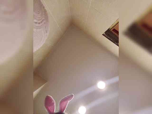 -Queen-Margo- webcam