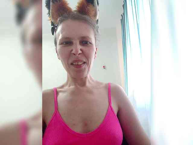 -Queen-Margo- webcam