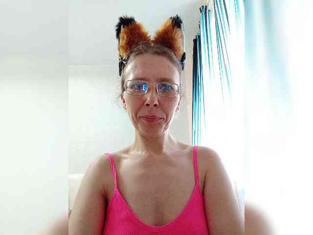 -Queen-Margo- webcam