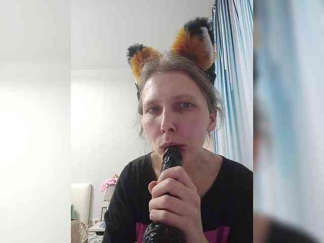 -Queen-Margo- webcam