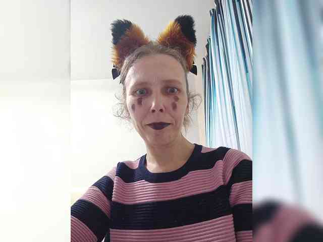 -Queen-Margo- webcam
