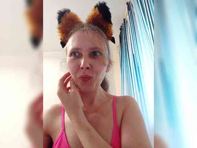 -Queen-Margo- webcam