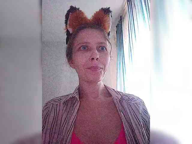 -Queen-Margo- webcam