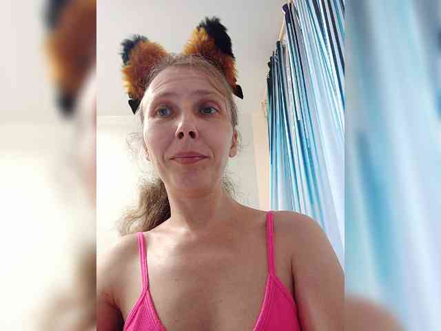 -Queen-Margo- webcam