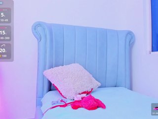MatureBlonde