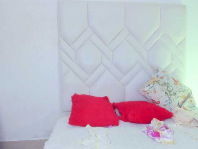 MatureBlonde live cam preview