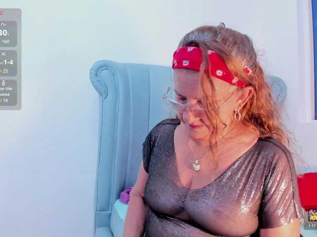 MatureBlonde