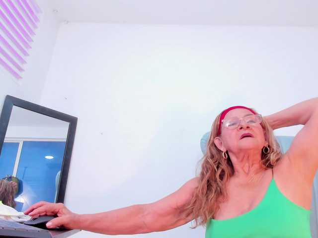 MatureBlonde live cam on BongaCams