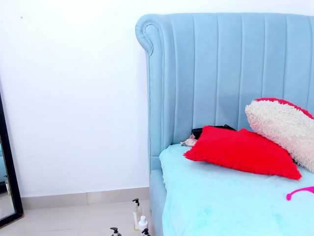 MatureBlonde