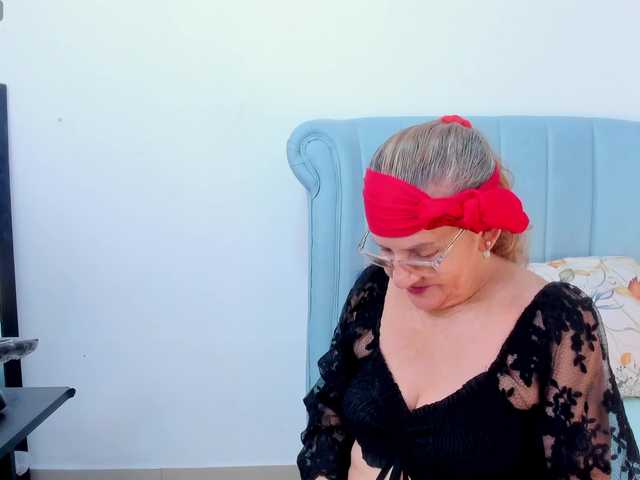MatureBlonde