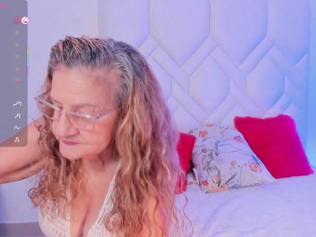 MatureBlonde