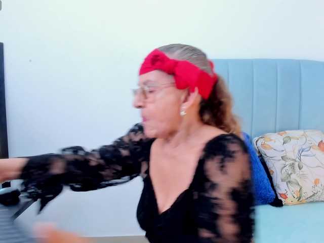 MatureBlonde live cam preview