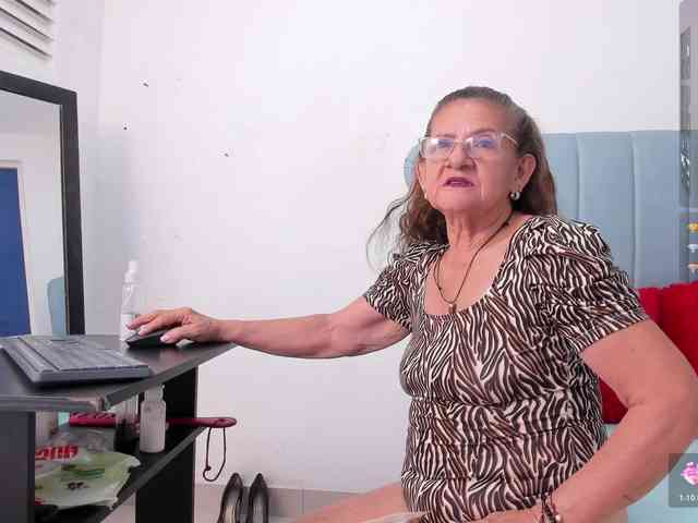 MatureBlonde webcam
