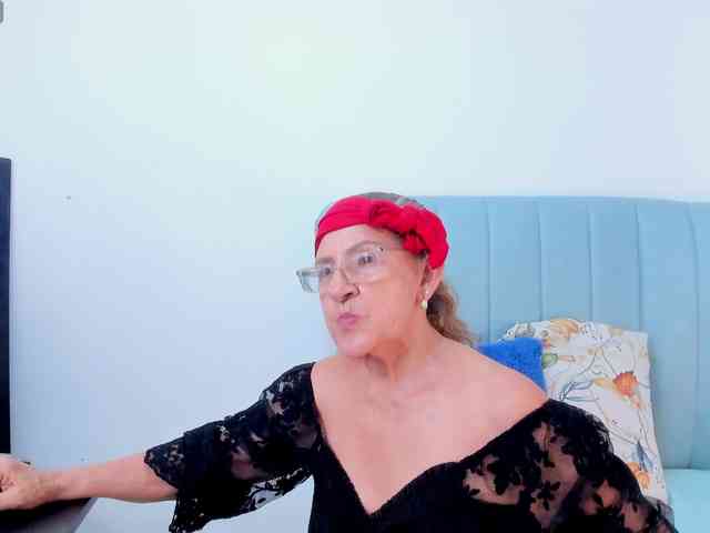 MatureBlonde webcam
