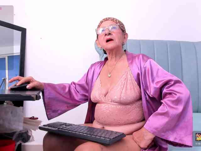MatureBlonde webcam