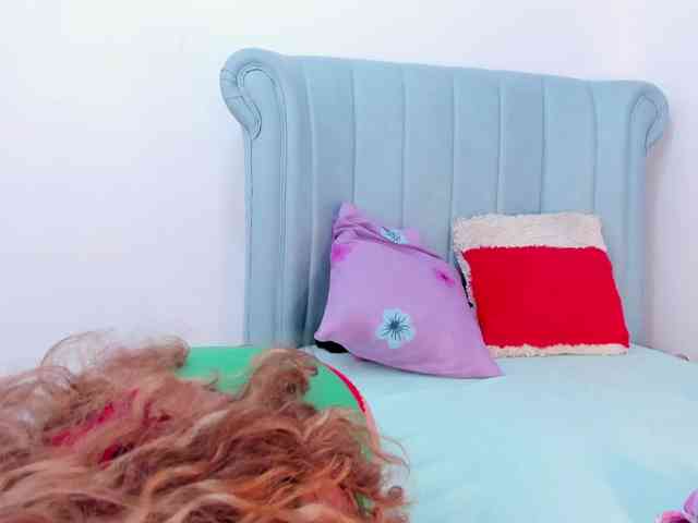 MatureBlonde webcam