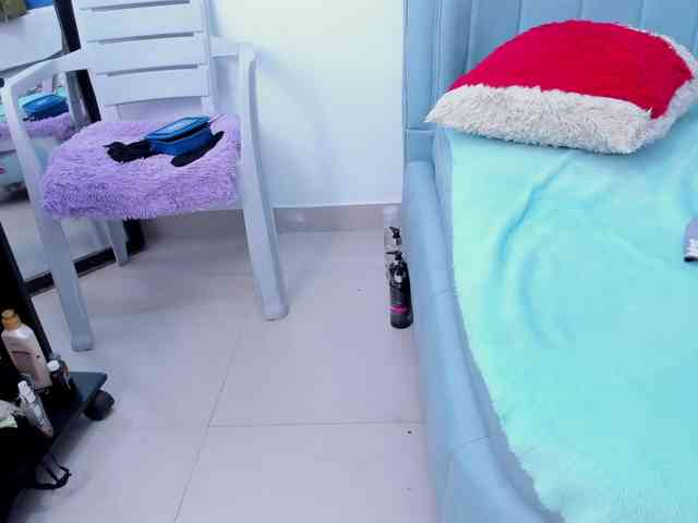 MatureBlonde webcam