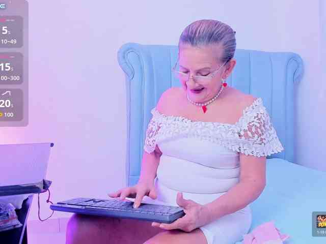 MatureBlonde MatureBlonde