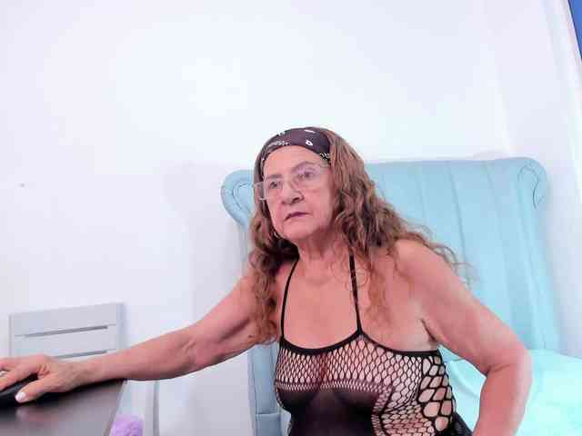MatureBlonde webcam