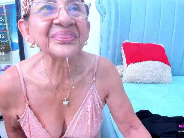 MatureBlonde webcam