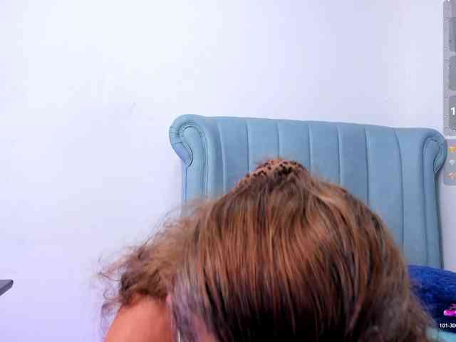 MatureBlonde webcam