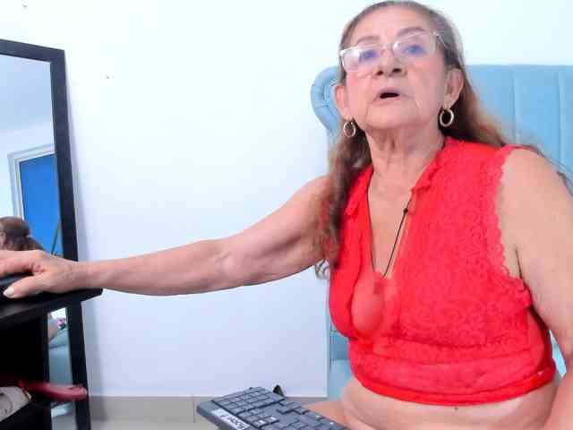 MatureBlonde webcam