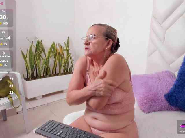 MatureBlonde webcam