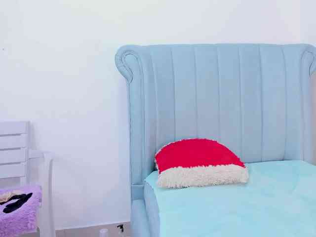 MatureBlonde webcam
