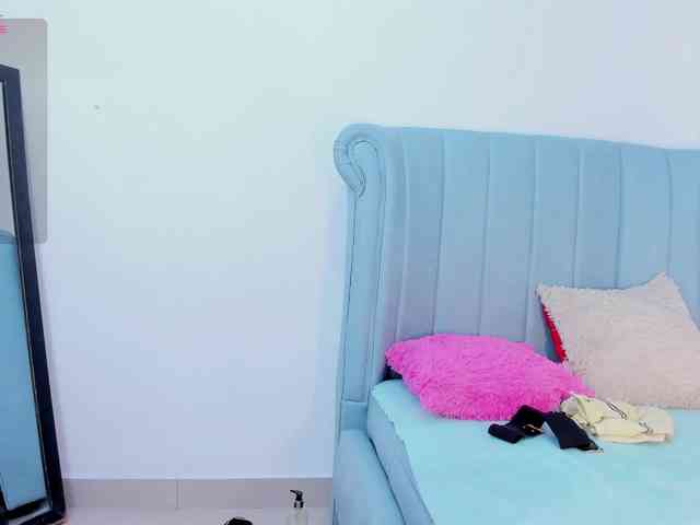 MatureBlonde webcam