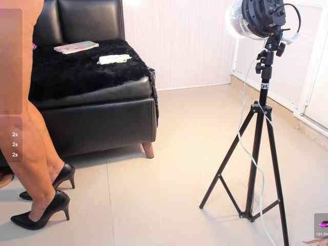MatureBlonde webcam