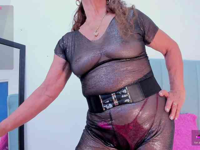 MatureBlonde webcam