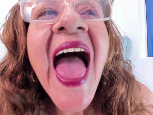MatureBlonde webcam