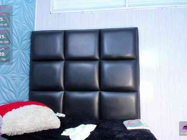 MatureBlonde webcam