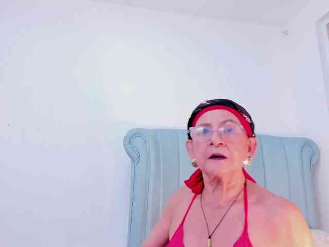 MatureBlonde webcam