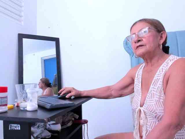 MatureBlonde MatureBlonde