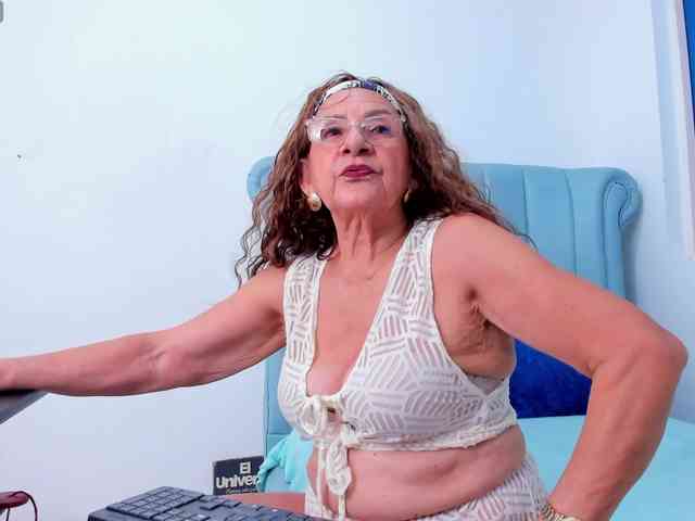 MatureBlonde webcam