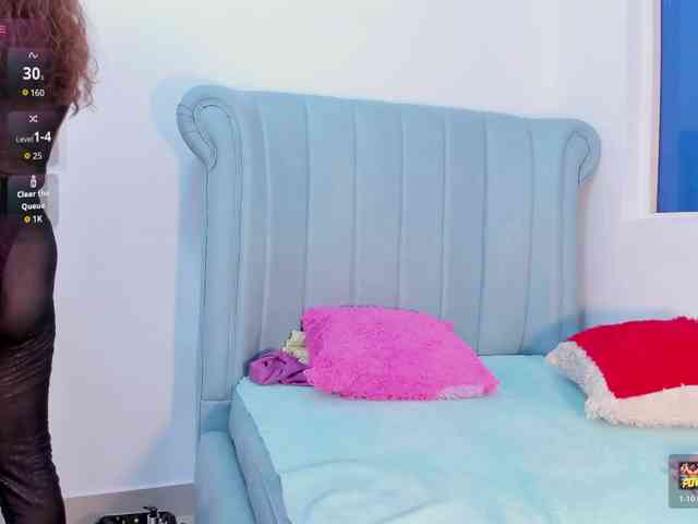 MatureBlonde