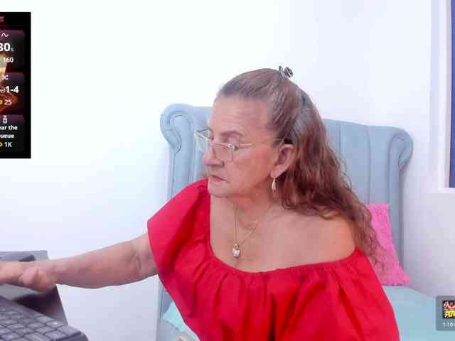 MatureBlonde webcam