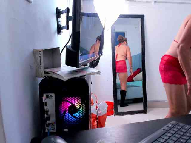 MatureBlonde webcam