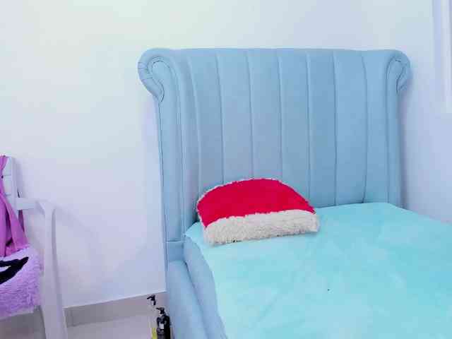 MatureBlonde webcam