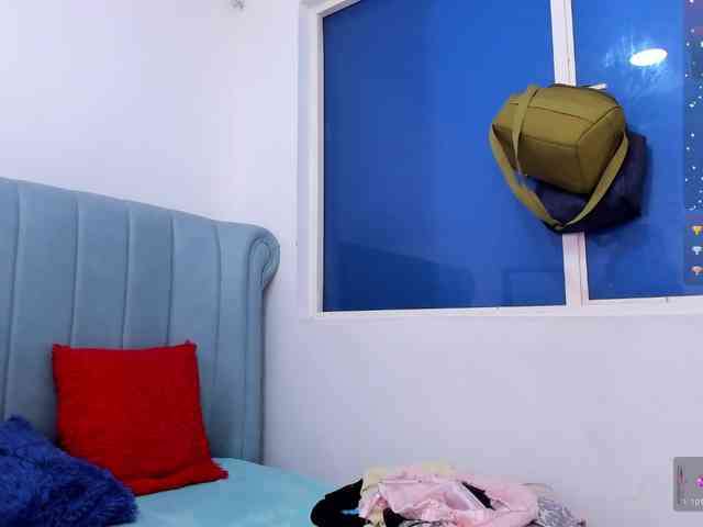 MatureBlonde webcam
