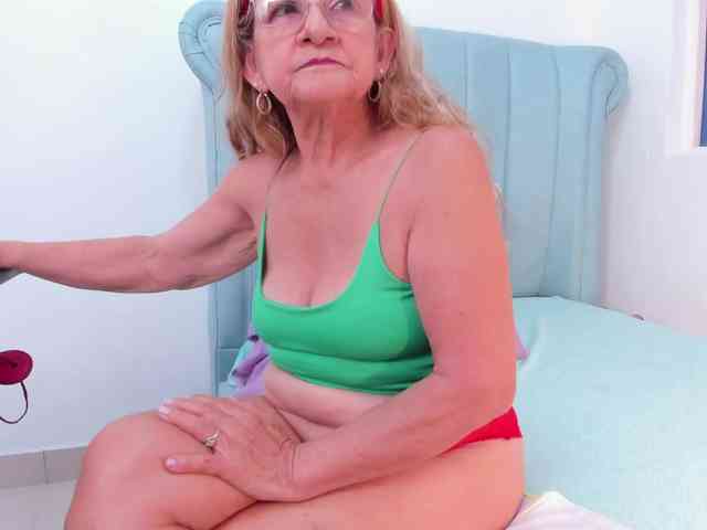 MatureBlonde webcam